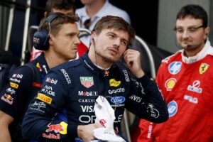 Verstappen, desanimado, dá a entender que poderia deixar a Fórmula 1