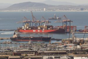 Irã ameaça fechar Estreito de Ormuz em caso de ataque dos EUA