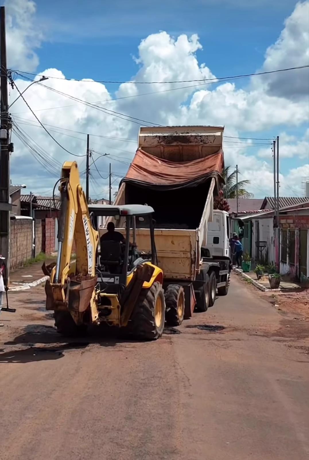 Prefeitura de Estrela do Sul intensifica manutenção urbana e recupera vias do Distrito de Dolearina - Gazeta do Triângulo