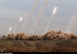 Irã reitera bloqueio em Ormuz; Israel ataca instalações energéticas