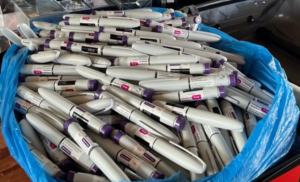 Venda de canetas emagrecedoras cresce, mas não há orientação sobre descarte para população