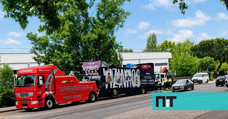 Autocarro dos Vizinhos sofre acidente durante concerto ambulante entre Alentejo e Lisboa — NiT