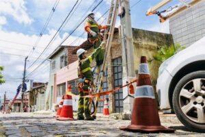 Curso gratuito de eletricista da Neoenergia Elektro abre 135 vagas
