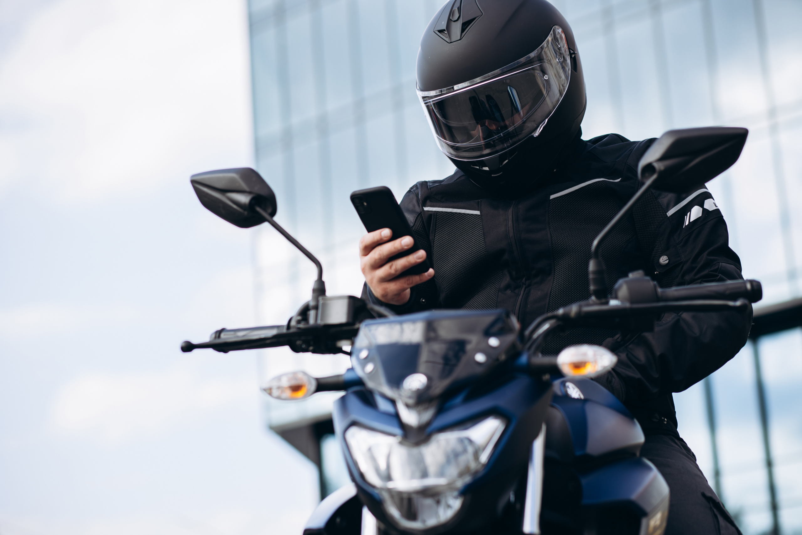 TJ-MG livra Uber de responsabilidade por acidente de mototaxista