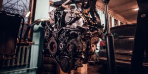 Uma startup americana fez um motor a combustão funcionar com amônia como combustível, e isso pode mudar a indústria de transporte pesado