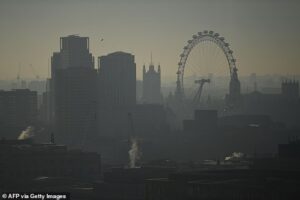 O imposto ULEZ de £ 12,50 por dia de Sadiq Khan sobre os motoristas não melhorou a qualidade do ar de Londres tanto quanto afirma o prefeito, mostram novos números