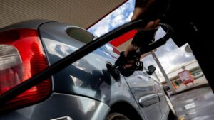 Preço médio semanal desce 6,6% para a gasolina e 7,6% para o gasóleo