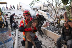No terceiro dia de buscas, Venezuela chega a 1.430 mortos após terremotos