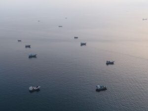 Irã ataca Kuwait e Bahrein após bombardeios dos EUA em seu território