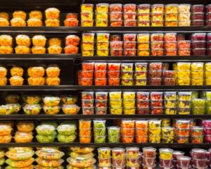 Frutas e vegetais cortados exigem cuidados extras para evitar contaminação