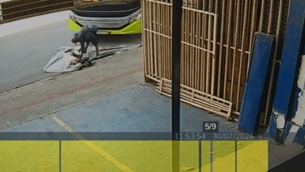 Vídeo: homem é atropelado por ônibus em BH uma semana após acidente no mesmo local
