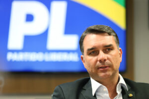 Flávio anuncia especialistas para detalhar plano de governo