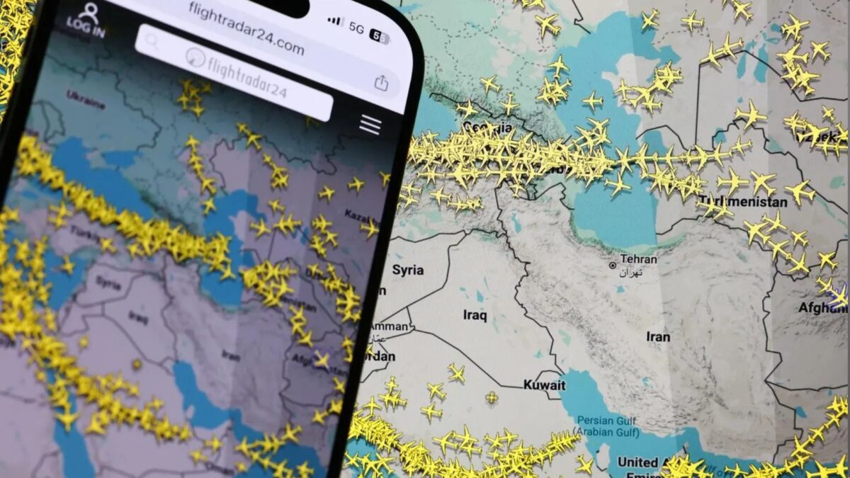 Fechamento do Espaço Aéreo Está Prolongando Voos e Transformando a Geopolítica em Problema Climático
